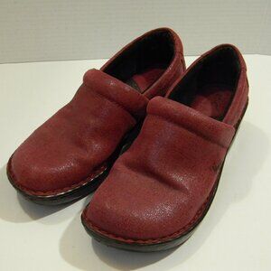 boc Born Concept Red Casual Textured Slip-on Clogs